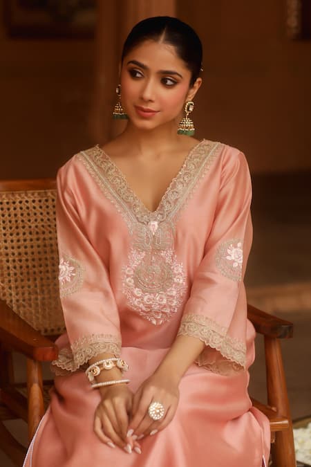 Shop Sheetal Batra Pink Silk, Chanderi, Satin Sanvi Kashmiri Tilla Work Kurta And Salwar Set Online at Aza Fashions Shop_Sheetal Batra_Pink Silk, Chanderi, Satin Sanvi Kashmiri Tilla Work Kurta And Salwar Set _Online_at_Aza_Fashions