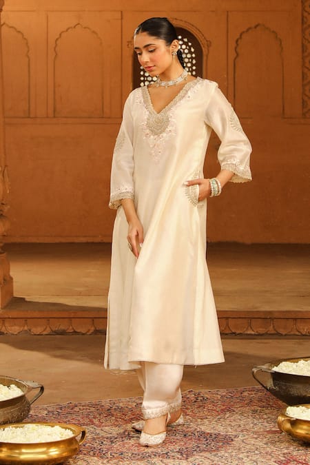 Buy Sheetal Batra Ivory Silk, Chanderi, Satin Embroidery V-neck Akira Kurta With Salwar Online at Aza Fashions Buy_Sheetal Batra_Ivory Silk, Chanderi, Satin Embroidery V-neck Akira Kurta With Salwar _Online_at_Aza_Fashions