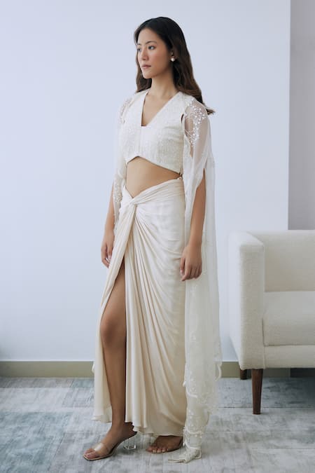 Lavanya Ahuja Ivory Blouse Crepe Embroidered Floral Blunt V Neck And Skirt Set 