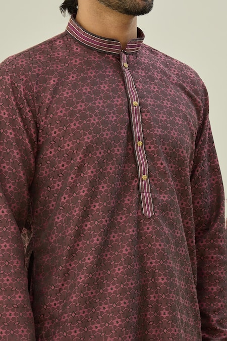 Shop Arihant Rai Sinha Maroon Jacquard, Chanderi Checkered Pattern Kurta Set Online at Aza Fashions Shop_Arihant Rai Sinha_Maroon Jacquard, Chanderi Checkered Pattern Kurta Set _Online_at_Aza_Fashions