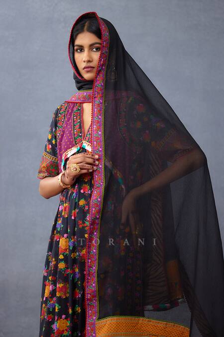 Torani Black Cotton, Chanderi, Kota Doria Tassels, Dil Shaad Aafiya Printed Kurta Set Online at Aza Fashions Torani_Black Cotton, Chanderi, Kota Doria Tassels, Dil Shaad Aafiya Printed Kurta Set _Online_at_Aza_Fashions