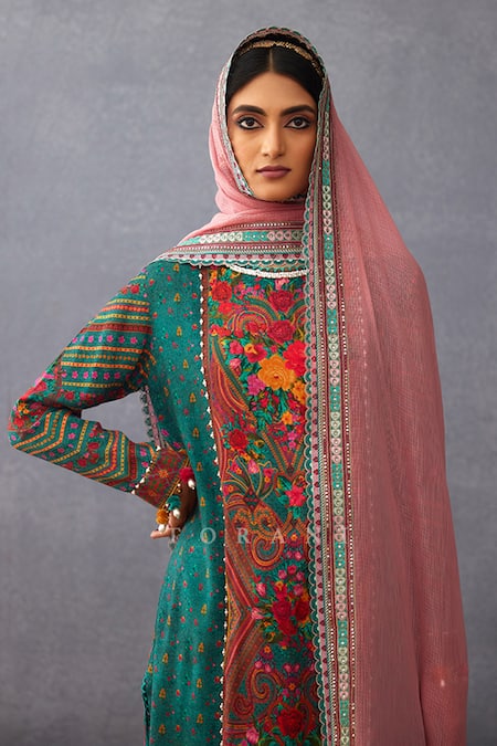 Buy Torani Green Silk Pom-poms, Tassels Round Neck Dil Nawaz Abhidah Print Kurta Pant Set Online at Aza Fashions Buy_Torani_Green Silk Pom-poms, Tassels Round Neck Dil Nawaz Abhidah Print Kurta Pant Set _Online_at_Aza_Fashions