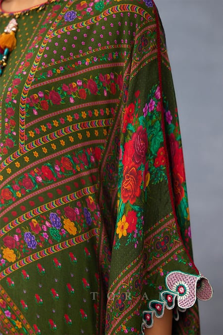 Buy Torani Green Chanderi Tassels Round Neck Dil Saaz Ava Phoolkari Print Kaftan With Pant Online at Aza Fashions Buy_Torani_Green Chanderi Tassels Round Neck Dil Saaz Ava Phoolkari Print Kaftan With Pant _Online_at_Aza_Fashions