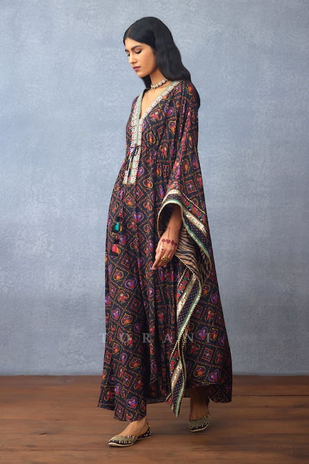 Buy Torani Black Muslin, Silk Gota Patti, Tassels Dil Shaad Arza Spade And Heart Print Kaftan Online at Aza Fashions Buy_Torani_Black Muslin, Silk Gota Patti, Tassels Dil Shaad Arza Spade And Heart Print Kaftan _Online_at_Aza_Fashions