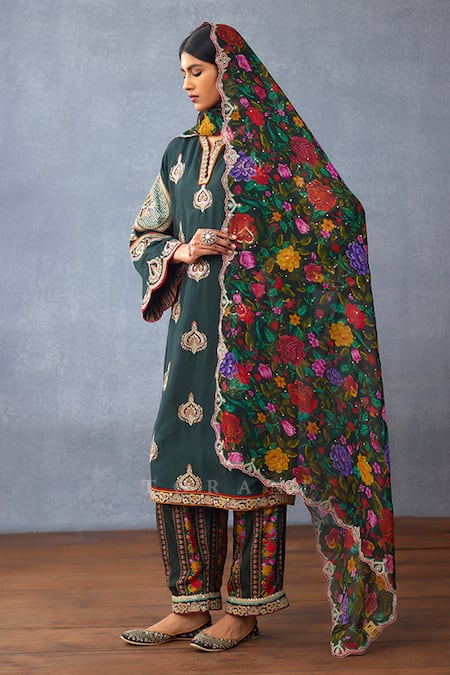 Torani Dil Shaad Maira Embroidered Kurta Set 