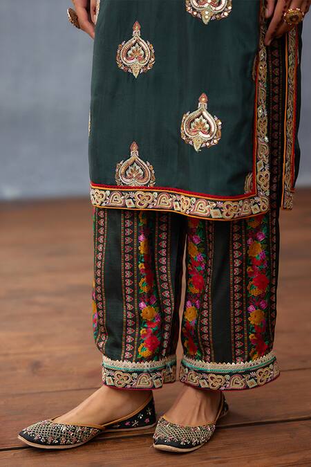 Torani Green Cotton, Silk Embroidery, Sequins Collared Dil Shaad Maira Kurta Set at Aza Fashions Torani_Green Cotton, Silk Embroidery, Sequins Collared Dil Shaad Maira Kurta Set _at_Aza_Fashions