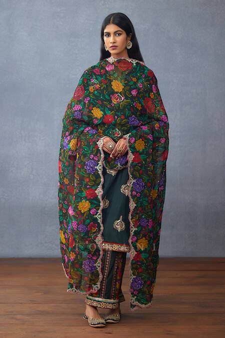 Buy Torani Green Cotton, Silk Embroidery, Sequins Collared Dil Shaad Maira Kurta Set Buy_Torani_Green Cotton, Silk Embroidery, Sequins Collared Dil Shaad Maira Kurta Set