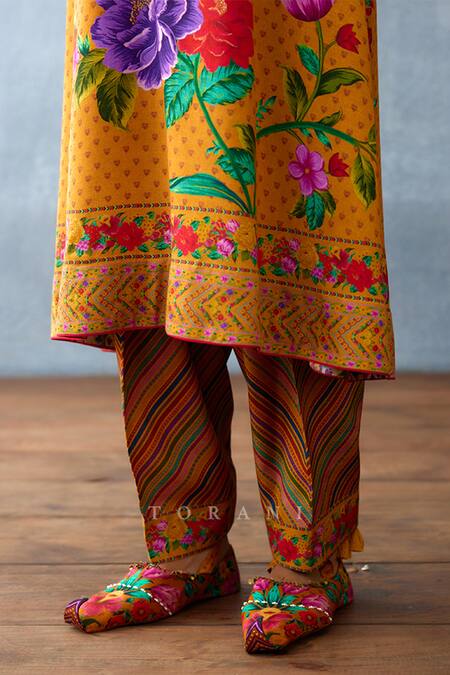 Torani Yellow Cotton, Silk Embroidery, Lace, Tassels Dil Seher Faiza Print Kurta Set at Aza Fashions Torani_Yellow Cotton, Silk Embroidery, Lace, Tassels Dil Seher Faiza Print Kurta Set _at_Aza_Fashions