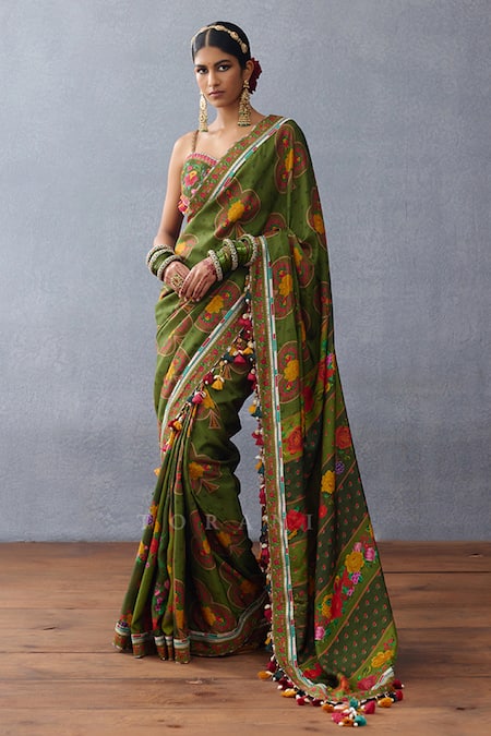 Buy Torani Green Silk Tassels Dil Saaz Mahasti Printed Saree Online at Aza Fashions Buy_Torani_Green Silk Tassels Dil Saaz Mahasti Printed Saree _Online_at_Aza_Fashions