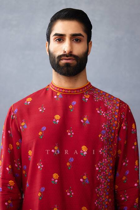 Buy Torani Red Muslin, Silk Embroidery Dil Surkh Aariz Print Kurta Set Online at Aza Fashions Buy_Torani_Red Muslin, Silk Embroidery Dil Surkh Aariz Print Kurta Set _Online_at_Aza_Fashions