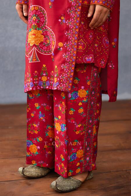 Shop Torani Red Muslin, Silk Embroidery Dil Surkh Aariz Print Kurta Set Online at Aza Fashions Shop_Torani_Red Muslin, Silk Embroidery Dil Surkh Aariz Print Kurta Set _Online_at_Aza_Fashions