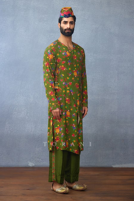 Buy Torani Green Muslin, Silk Embroidery Dil Saaz Mazin Embossed Jacket And Angarkha Set Online at Aza Fashions Buy_Torani_Green Muslin, Silk Embroidery Dil Saaz Mazin Embossed Jacket And Angarkha Set _Online_at_Aza_Fashions