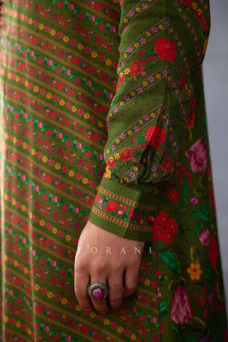 Shop Torani Green Jersey, Silk Embroidery Dil Saaz Fadi Print Kurta Set Online at Aza Fashions Shop_Torani_Green Jersey, Silk Embroidery Dil Saaz Fadi Print Kurta Set _Online_at_Aza_Fashions