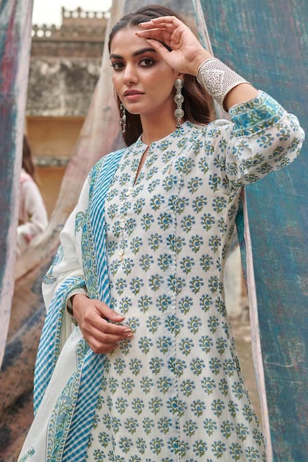 Karaj Jaipur_Blue Chanderi, Cotton Gota Patti, Embroidery Butti Pattern Kurta Pant Set _at_Aza_Fashions