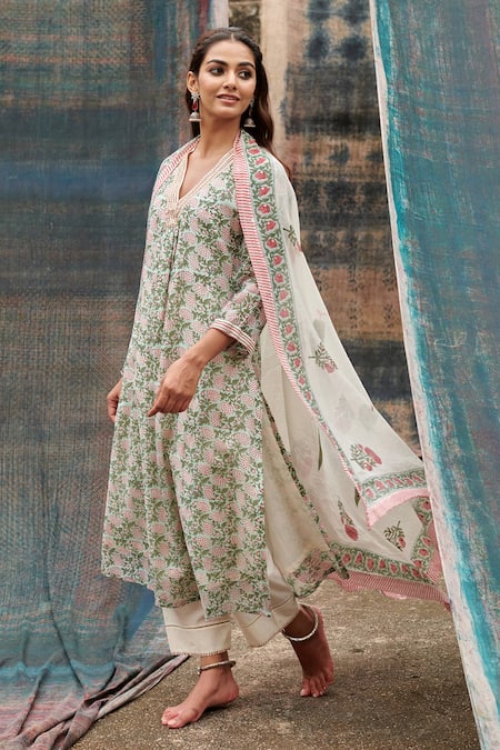 Karaj Jaipur_Green Chanderi, Cotton Mirrors, Embroidery V-neck Jaal Print Kurta Pant Set _Online_at_Aza_Fashions