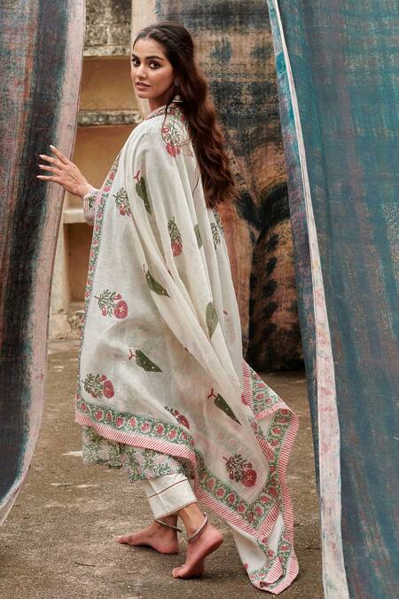 Shop_Karaj Jaipur_Green Chanderi, Cotton Mirrors, Embroidery V-neck Jaal Print Kurta Pant Set _Online_at_Aza_Fashions