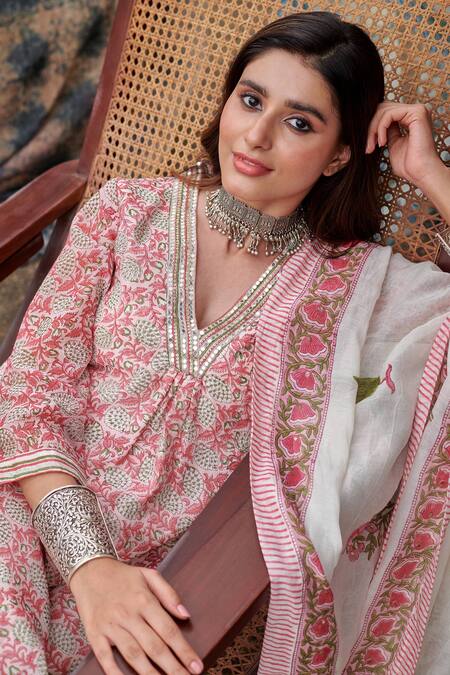 Karaj Jaipur_Red Chanderi, Cotton Embroidery, Mirrors V-neck Jaal Pattern Kurta Pant Set _Online_at_Aza_Fashions