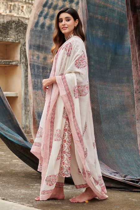 Buy Karaj Jaipur Red Chanderi, Cotton Sequins, Embroidery V-neck Jaal Print V Kurta Pant Set Online at Aza Fashions Buy_Karaj Jaipur_Red Chanderi, Cotton Sequins, Embroidery V-neck Jaal Print V Kurta Pant Set _Online_at_Aza_Fashions