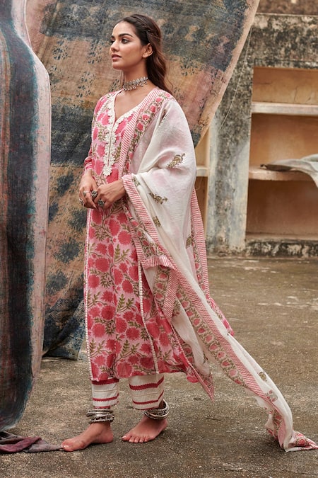 Shop_Karaj Jaipur_Red Chanderi, Cotton Lace, Embroidery Jaal Pattern Leaf Neck Kurta Pant Set _Online_at_Aza_Fashions