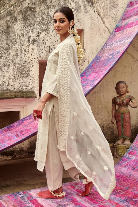 Buy_Karaj Jaipur_Ivory Chanderi, Cotton, Chiffon Embroidery Split V-neck Chikankari Kurta Set _Online_at_Aza_Fashions