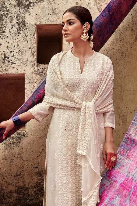 Karaj Jaipur_Ivory Chanderi, Cotton, Chiffon Embroidery Split V-neck Chikankari Kurta Set _at_Aza_Fashions