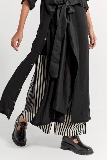 Three_Black Poplin Stripe Pattern Flared Pant  _at_Aza_Fashions