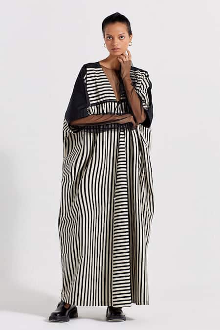 Three Black Poplin V-neck Stripe Pattern Kaftan Online at Aza Fashions Three_Black Poplin V-neck Stripe Pattern Kaftan _Online_at_Aza_Fashions