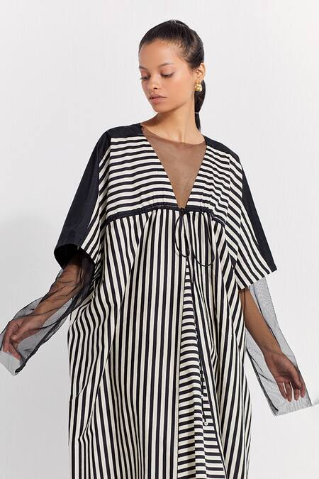 Buy Three Black Poplin V-neck Stripe Pattern Kaftan Online at Aza Fashions Buy_Three_Black Poplin V-neck Stripe Pattern Kaftan _Online_at_Aza_Fashions