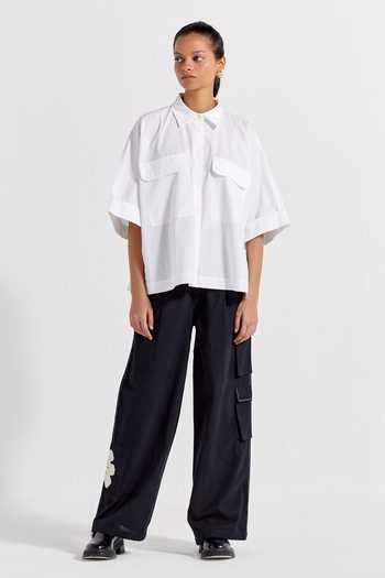 Three Shirt With Floral Applique Cargo Pant 
