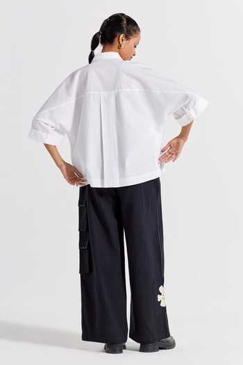 Three Shirt With Floral Applique Cargo Pant 