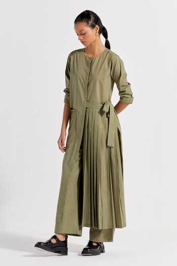 Shop Three Green Poplin Round Neck Front Pleated Jacket And Pant Co-ord Set at Aza Fashions Shop_Three_Green Poplin Round Neck Front Pleated Jacket And Pant Co-ord Set _at_Aza_Fashions