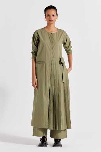 Three Green Poplin Round Neck Front Pleated Jacket And Pant Co-ord Set Online at Aza Fashions Three_Green Poplin Round Neck Front Pleated Jacket And Pant Co-ord Set _Online_at_Aza_Fashions