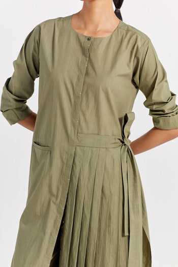 Buy Three Green Poplin Round Neck Front Pleated Jacket And Pant Co-ord Set Online at Aza Fashions Buy_Three_Green Poplin Round Neck Front Pleated Jacket And Pant Co-ord Set _Online_at_Aza_Fashions