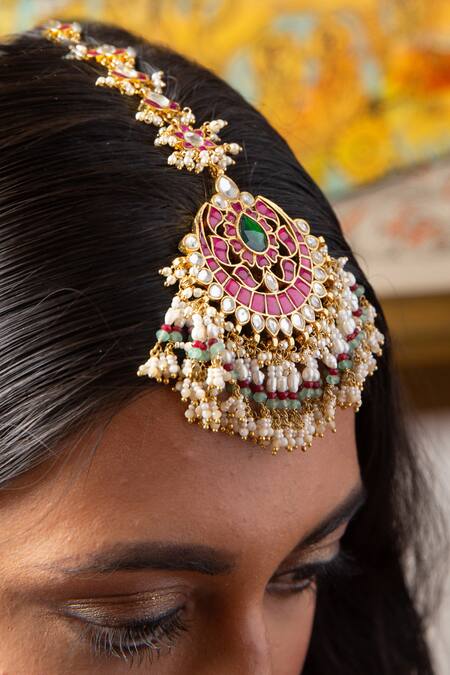 Buy_Preeti Mohan_Red Anaya Chaand Kundan Embellished Maangtikka _Online_at_Aza_Fashions