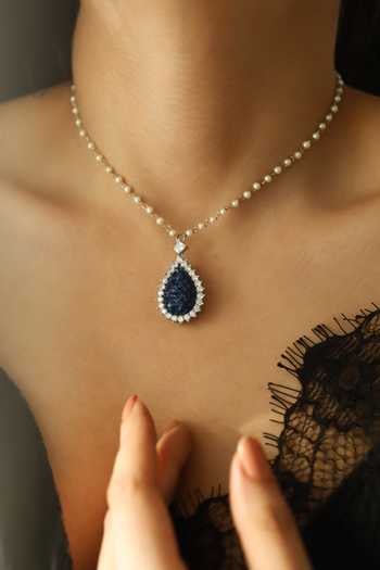 Buy Do Taara Blue Polki Studded Pendant Necklace at Aza Fashions Buy_Do Taara_Blue Polki Studded Pendant Necklace _at_Aza_Fashions
