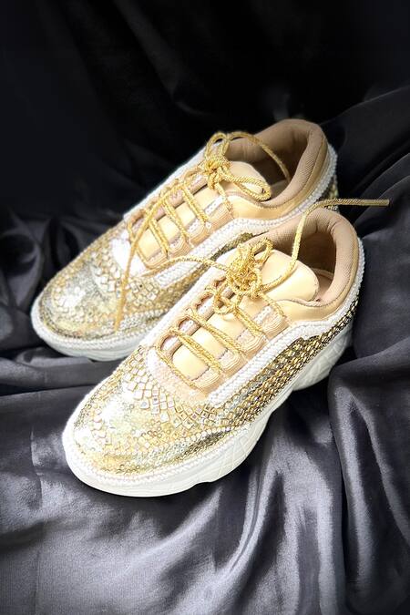 Chal Jooti Gold Aztec Sands Embellished Shoes Online at Aza Fashions Chal Jooti_Gold Aztec Sands Embellished Shoes_Online_at_Aza_Fashions