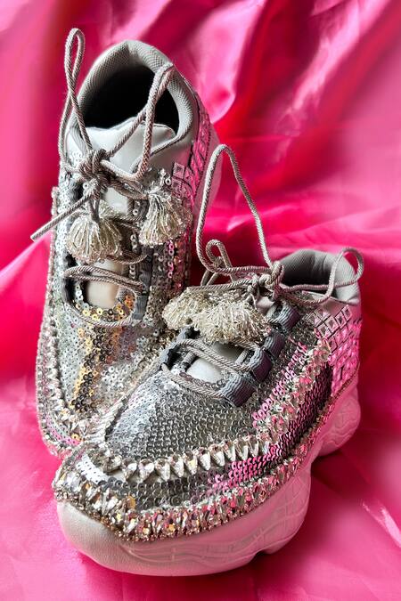 Buy_Chal Jooti_Silver Crystals, Sequins Marvellous Maze Embellished Shoes_Online_at_Aza_Fashions