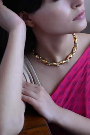 Do Taara_Gold Plated Spindle And Pearl Trinket Necklace _Online_at_Aza_Fashions
