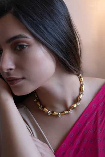 Buy_Do Taara_Gold Plated Spindle And Pearl Trinket Necklace _Online_at_Aza_Fashions