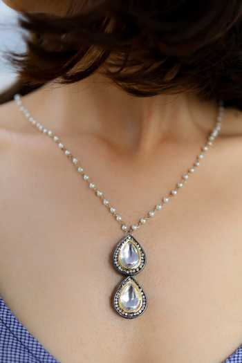 Do Taara Silver Plated Polki Teardrop Pendant Necklace Online at Aza Fashions Do Taara_Silver Plated Polki Teardrop Pendant Necklace _Online_at_Aza_Fashions