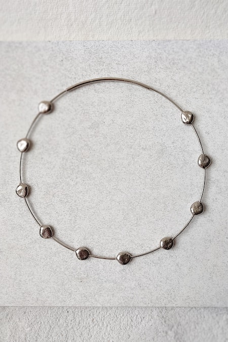 DE'ANMA Silver Plated Olla Abstract Shaped Charm Choker 