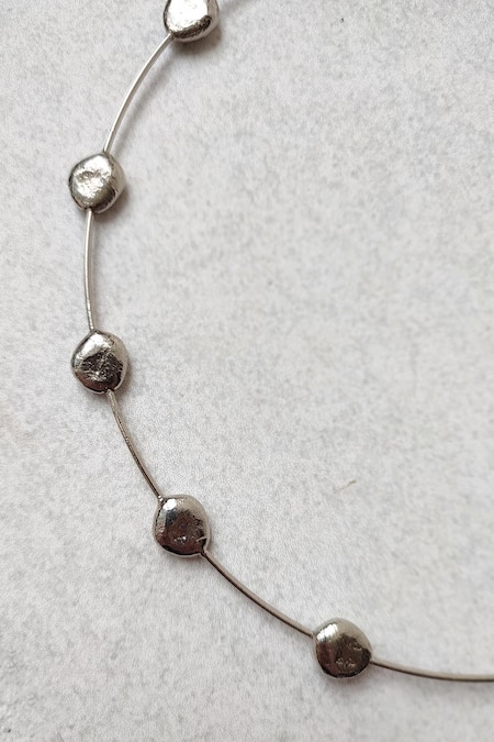 DE'Anma Olla Abstract Shaped Charm Choker 