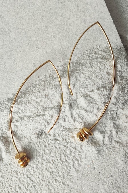 DE'Anma Tera Tear Drop Carved Earrings 