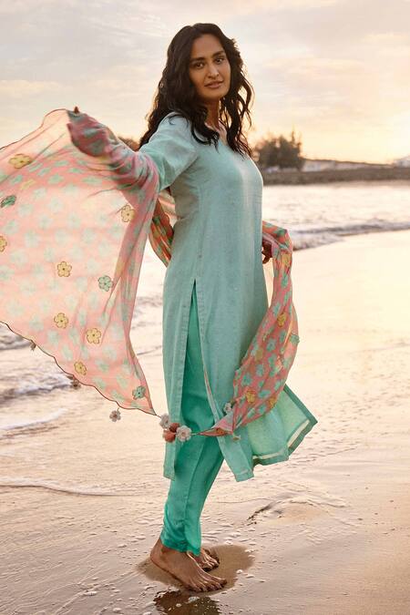 Shop Saundh Green , Satin Lace, Sequins, Kinari Neckline Embellished Kurta Set Online at Aza Fashions Shop_Saundh_Green , Satin Lace, Sequins, Kinari Neckline Embellished Kurta Set _Online_at_Aza_Fashions