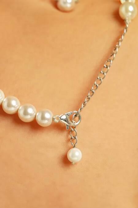 Shop Kastiya Jewels Blue Natural Apatite Twisted Choker Online at Aza Fashions Shop_Kastiya Jewels_Blue Natural Apatite Twisted Choker_Online_at_Aza_Fashions