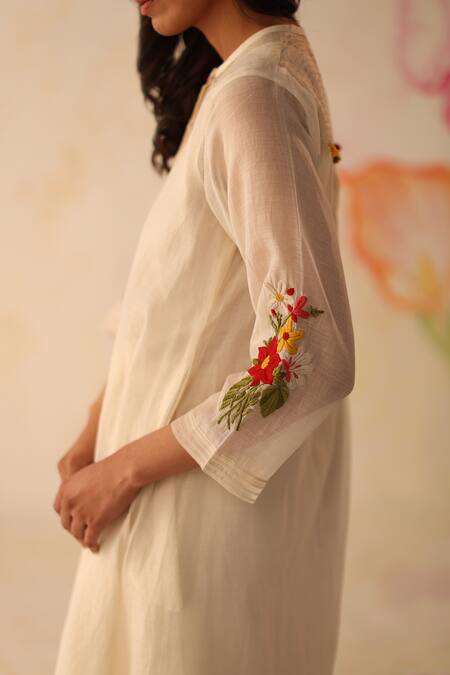 Shop Begum Ivory Chanderi Silk, Cotton Embroidery, Zari, Tassels Round Aqsa Hand Kurta Set Online at Aza Fashions Shop_Begum_Ivory Chanderi Silk, Cotton Embroidery, Zari, Tassels Round Aqsa Hand Kurta Set _Online_at_Aza_Fashions