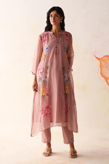 Begum Kesar Hand Embroidered Kurta Set 