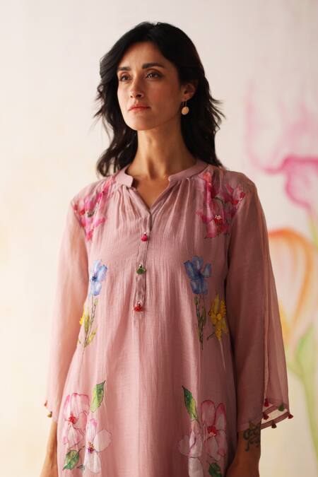 Shop Begum Pink Chanderi Silk, Cotton Embroidery Split V-neck Kesar Hand Kurta Set Online at Aza Fashions Shop_Begum_Pink Chanderi Silk, Cotton Embroidery Split V-neck Kesar Hand Kurta Set _Online_at_Aza_Fashions