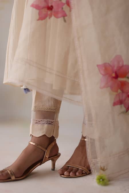 Shop Begum Ivory Silk, Cotton, Beads, Embroidery Kinza Hand Kurta Set Online at Aza Fashions Shop_Begum_Ivory Silk, Cotton, Beads, Embroidery Kinza Hand Kurta Set _Online_at_Aza_Fashions