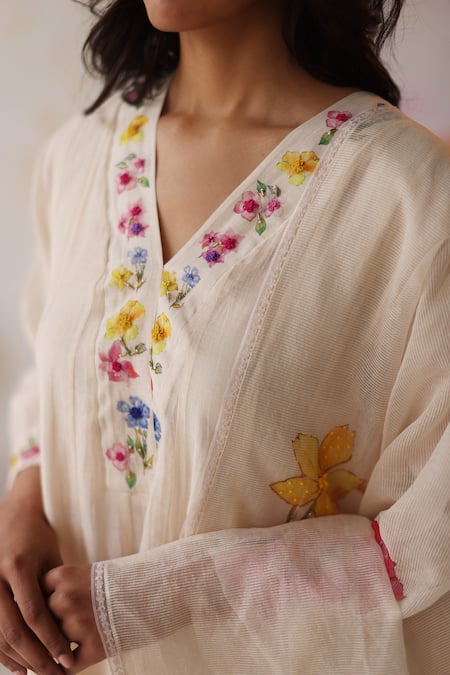 Begum Ivory Silk, Cotton, Beads, Embroidery Kinza Hand Kurta Set at Aza Fashions Begum_Ivory Silk, Cotton, Beads, Embroidery Kinza Hand Kurta Set _at_Aza_Fashions